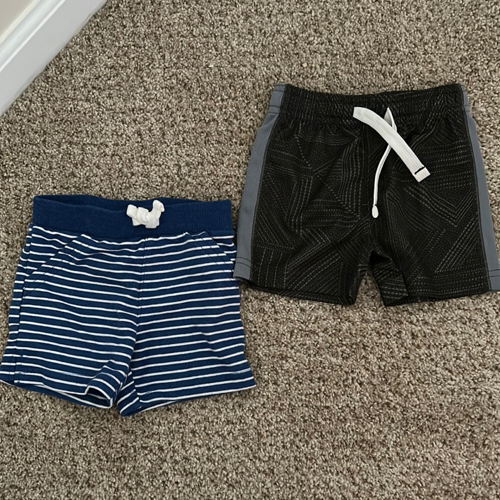 CARTERS SIZE 9 months. Baby boy